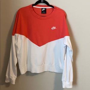 Nike Plus Size Crop Sweatshirt Size 2X (used)
